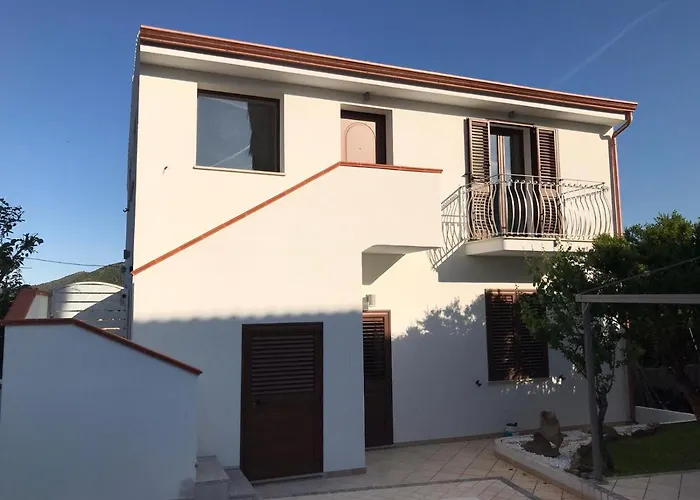 Aly&emy 住宿加早餐酒店 Limpiddu